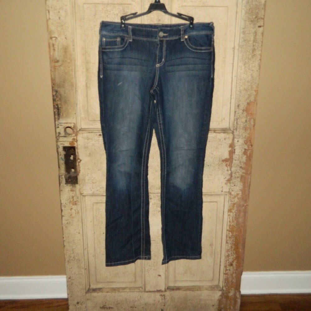 Maurices Straight Jeans Womens Size 13/14 Long (G-23)